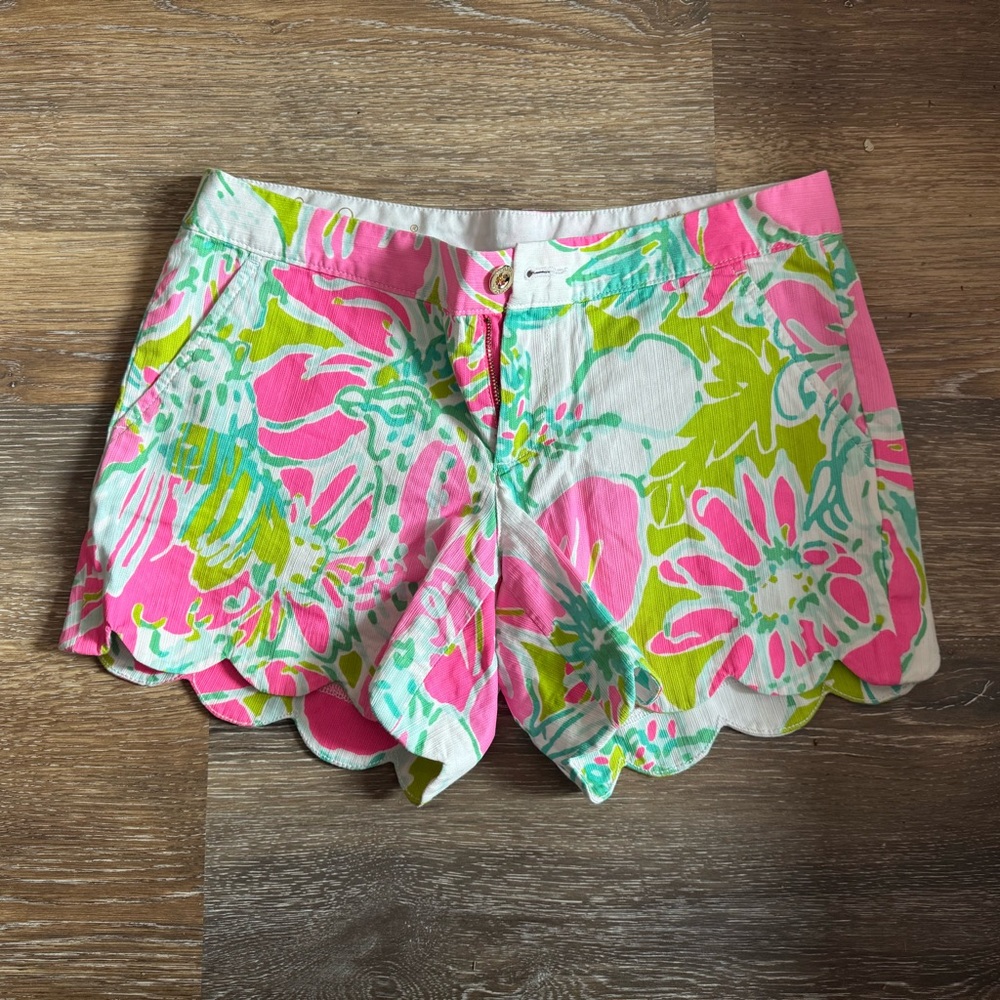 Lilly Pulitzer buttercup short size 4